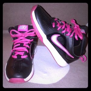 Girls Nike Sneakers!!